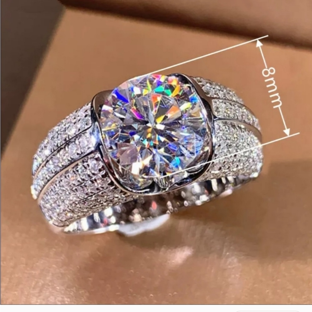 (8) Simulated DIAMOND HALO RING size 6..7. - Picture 2 of 3